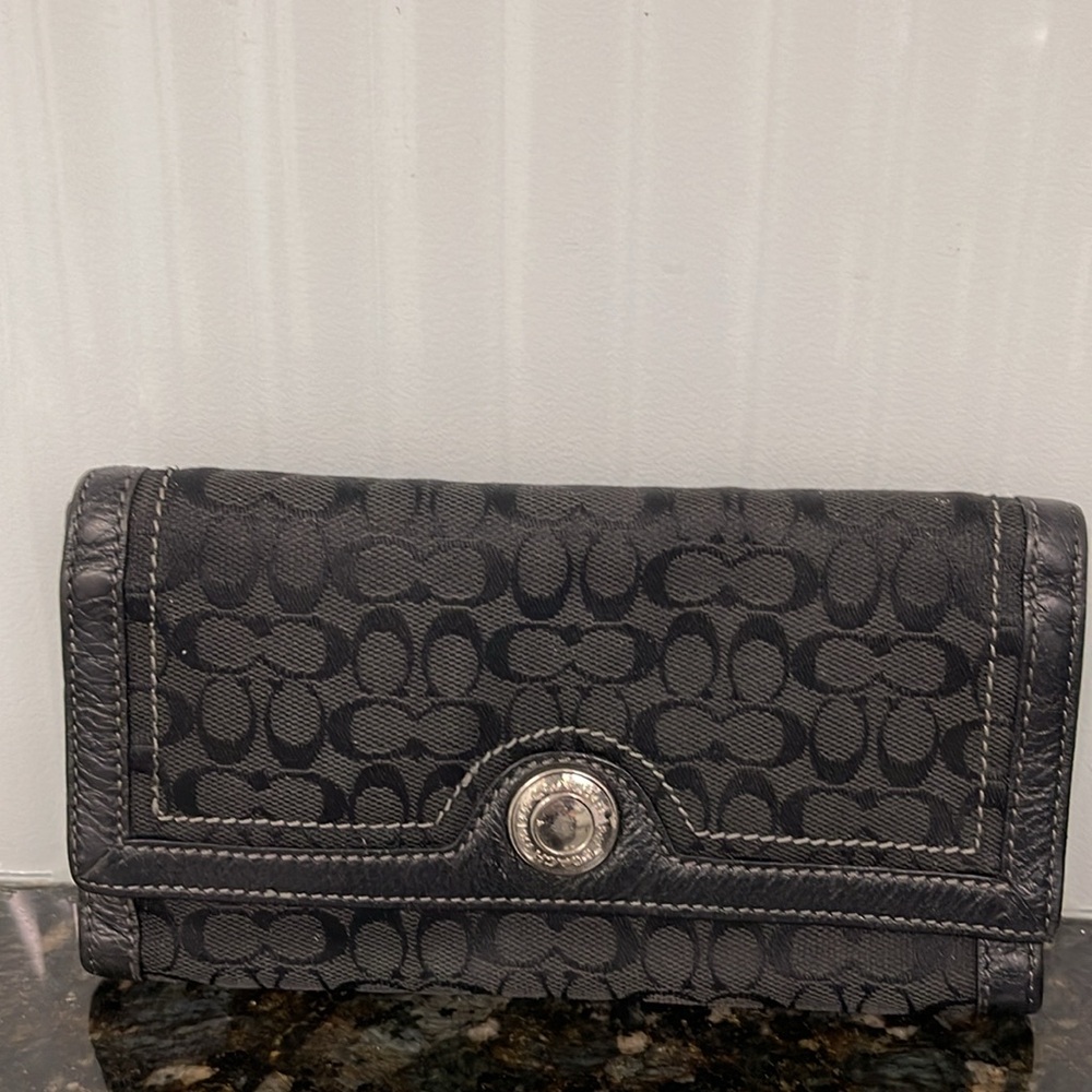 Coach Signature Canvas w Leather Trim Continental Wallet   EUC